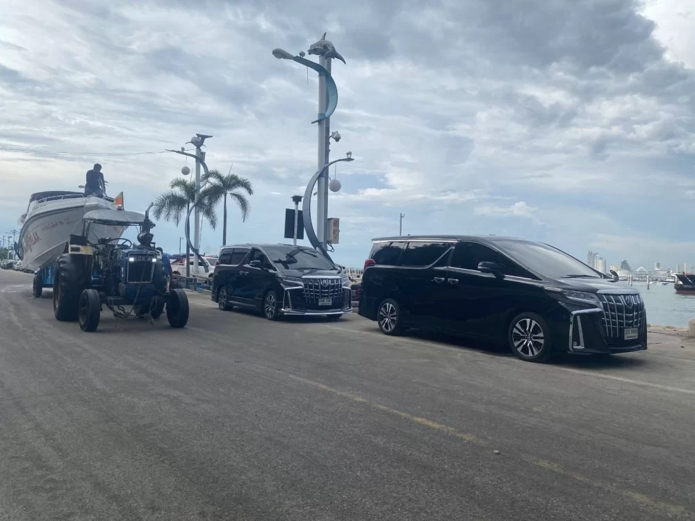 เช่ารถตู้อัลพาร์ดพร้อมคนขับพระนคร